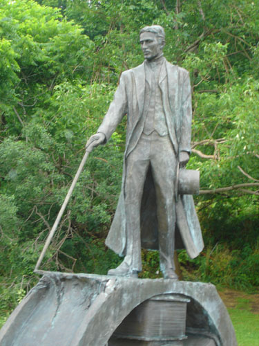 Tesla Statue in Niagara Falls